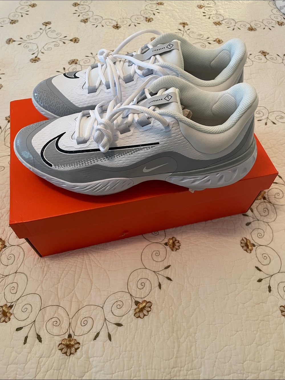 Men’s Nike Alpha Huarache Elite 4 Low Baseball Cleats - Picture 3 of 7